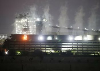India eases sulphur emission rules for coal power plants, reversing decade-old mandate