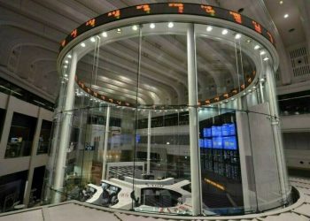 Japan’s Nikkei falls for third session on corporate outlook concerns