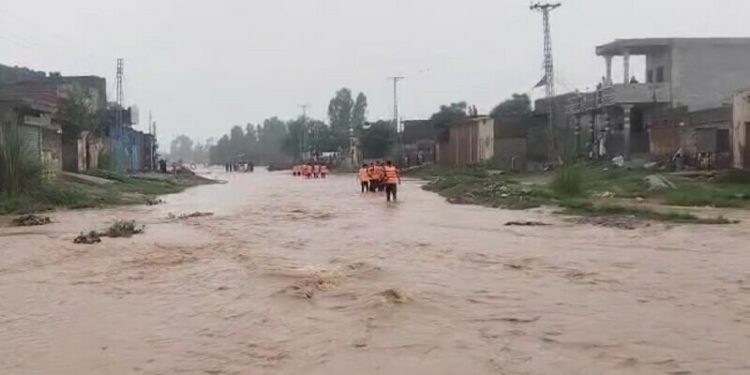 Medium-level flood at Punjab’s Kalabagh and Chashma on Indus River due to monsoon rains