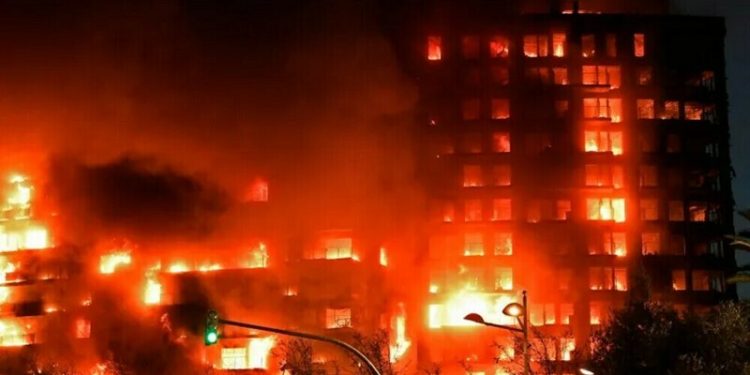 Nine killed in US nursing home fire