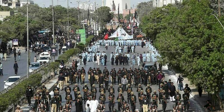 Over 5,500 police personnel deployed across Karachi for 8th Muharram processions today