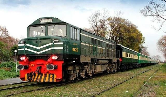 Pakistan Railways to Launch New State of Art Business Train Between Lahore & Karachi