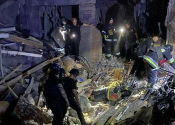 Russian strikes kill six in Ukraine