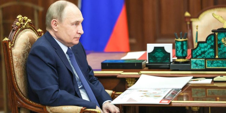 Russia's high military recruitment bonuses are straining its economy