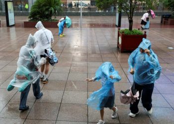 Shanghai grapples with twin threats of tropical cyclone, tsunami