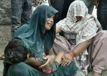 Six crushed to death in India temple stampede