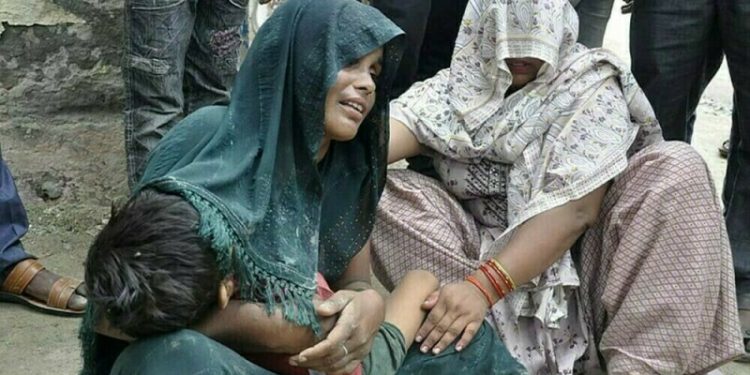 Six crushed to death in India temple stampede