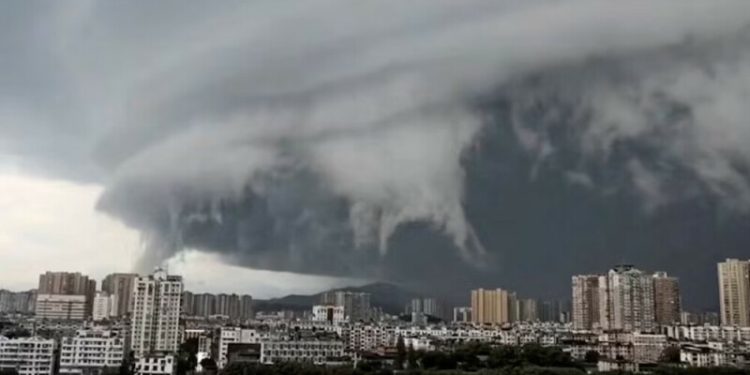 Storms hit southern China mainland in wake of Typhoon Wipha