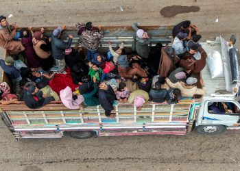 Syria evacuates Bedouins from clashes-hit Suwayda as shaky ceasefire holds