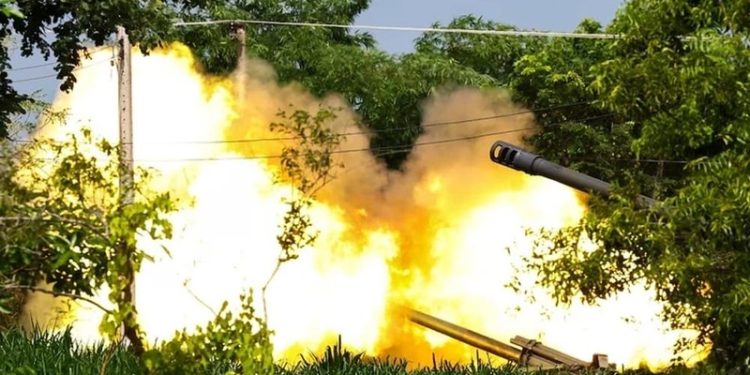 Thailand, Cambodia exchange heavy artillery fire as border battle expands