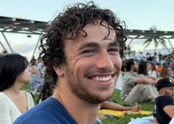 This 'Love Island USA' star asked his brother to run his Instagram. Here's what happened next.