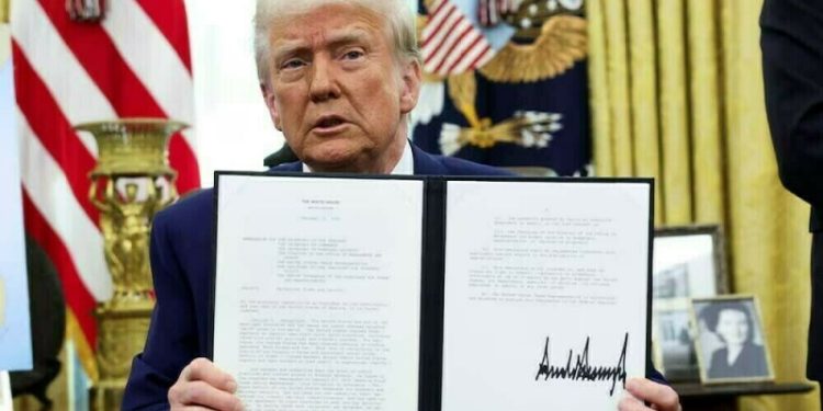 Trump steps up pressure for deals as US tariff deadline nears