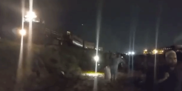 At least 26 hurt as Islamabad Express derails near Kala Shah Kaku: Rescue 1122