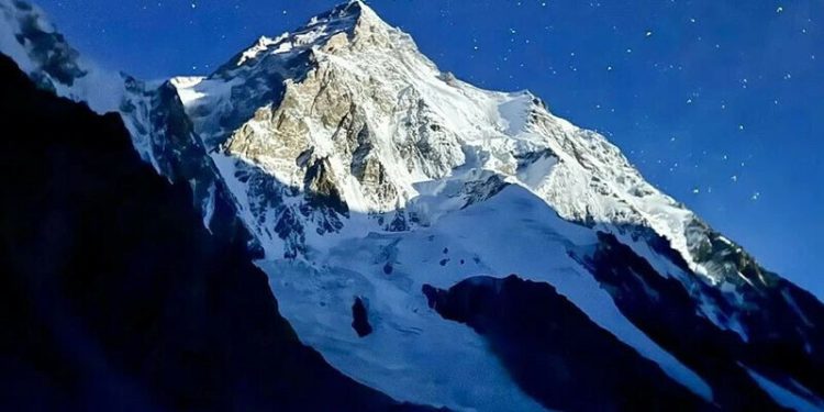 Chinese mountaineer dies while climbing down K2