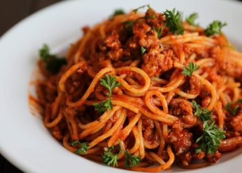 17 cozy comfort foods you can make in a slow cooker