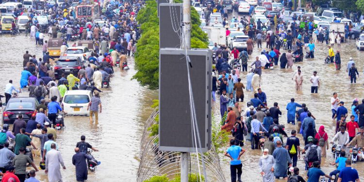 Public holiday today as Karachi declares emergency in the wake of heavy rain