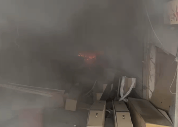 Death toll climbs to 6 in Karachi warehouse blaze