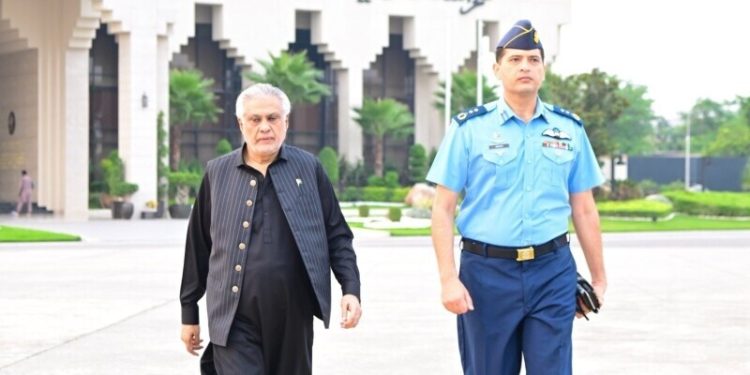 Pakistani foreign minister on first official visit to Dhaka in 13 years