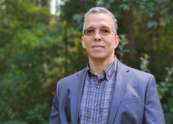 A laid-off Microsoft worker says his best career move was focusing on his side business instead of the corporate ladder