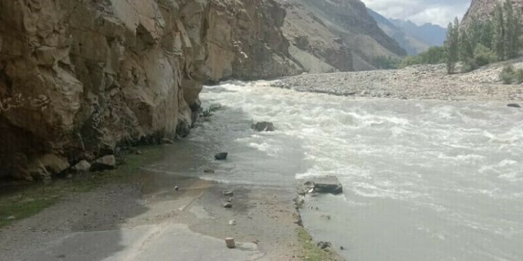 Another flood severs Karakoram Highway; Sutlej banks being evacuated