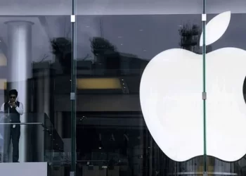 Apple makes radio push amid tough music streaming competition, WSJ reports