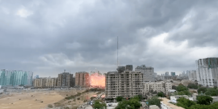 At least 34 injured following explosion, blaze at warehouse in Karachi