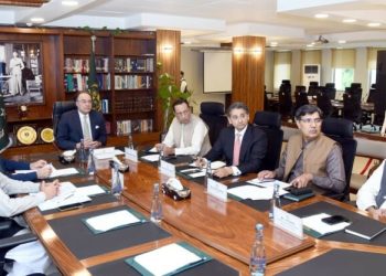 Aurangzeb orders swift launch of skills bond, farmers scheme, and fan replacement programme