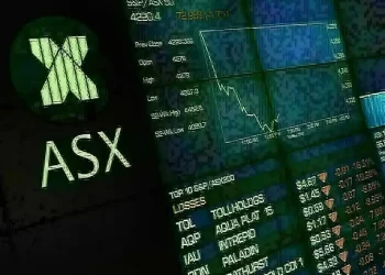 Australian shares fall; benchmark index eyes best August since 2009