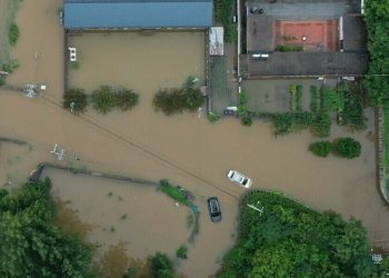 Beijing on top alert for heavy rain, tells residents to avoid going out