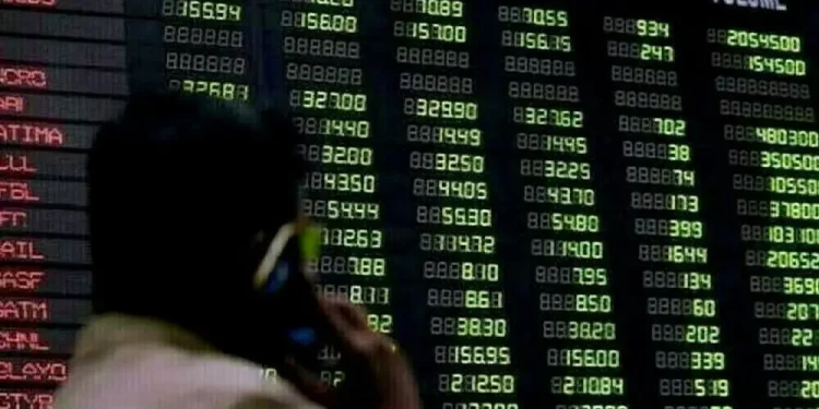 Buying returns to bourse, KSE-100 gains over 300 points in early trade