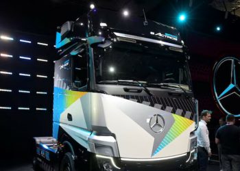 Daimler Truck shares fall after company cuts FY outlook