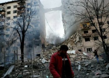 Deadly Russian attack kills 15 in Kyiv, raising fears for peace talks