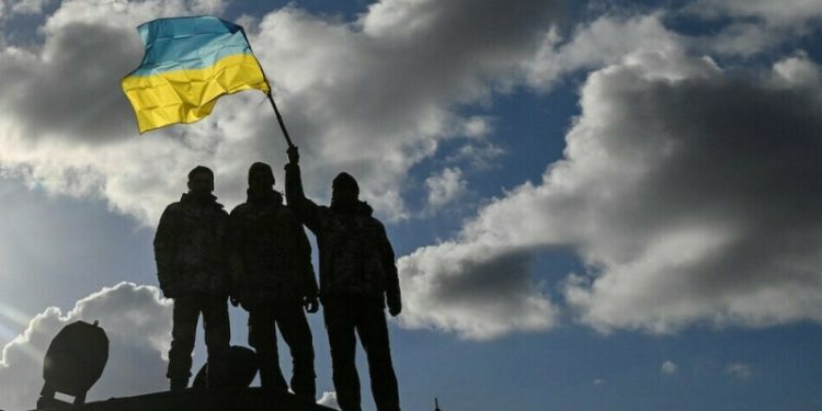 Europeans to back Zelenskiyy in Washington as Trump presses Ukraine deal