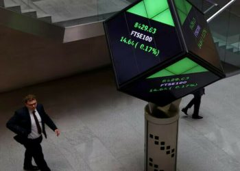 FTSE 100 steady after intraday record high; focus on Putin-Trump talks