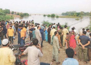 Five Lahore localities flooded by the Ravi