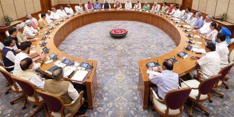 India proposes law to sack ministers facing criminal charges