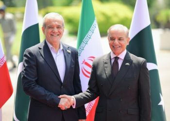 Pakistan-Iran set $8bn annual trade target to boost bilateral cooperation