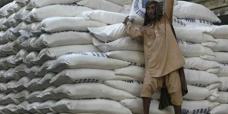 Pakistan bought initial 30,000 tons sugar in tender, traders say
