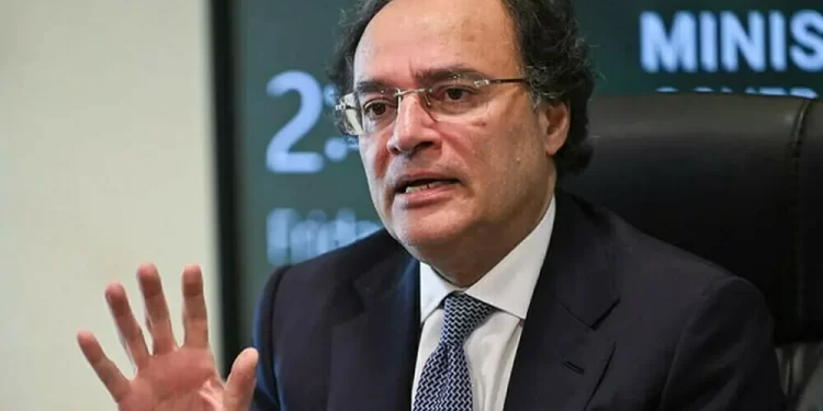 Pakistan plans return to international capital markets amid improved ratings, says Aurangzeb