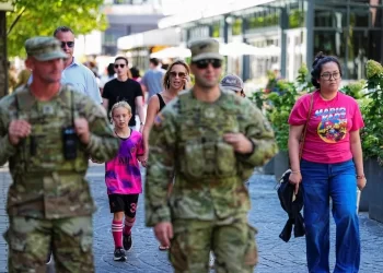 US National Guard troops in Washington to begin carrying weapons, officials say
