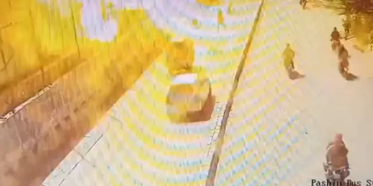 10 dead, 32 injured in bomb blast near Quetta’s FC headquarters: officials