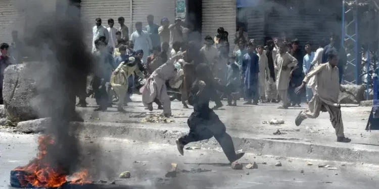 260 leaders, workers freed in Balochistan after govt-opposition deal