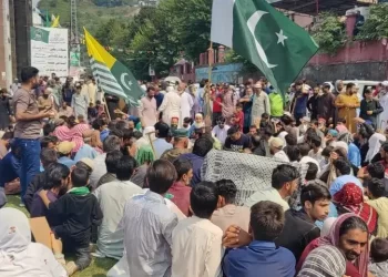 Azad Kashmir govt, civil society alliance hold talks as Sept 29 lockdown looms