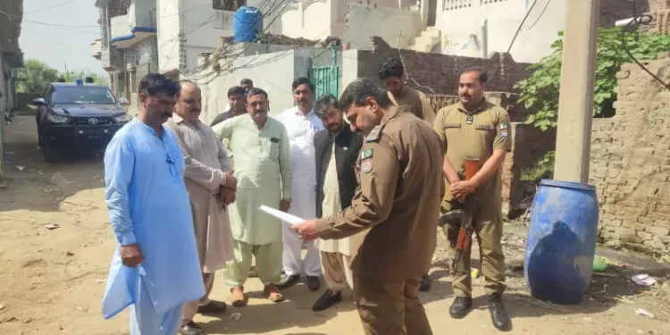 Lady health worker part of HPV vaccination team beaten up in Mandi Bahauddin: FIR