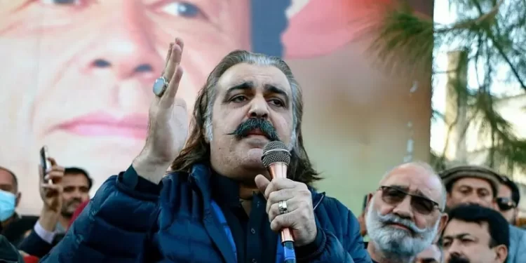 Gandapur accuses Aleema Khan of creating divide in PTI, alleges intelligence agency is facilitating her