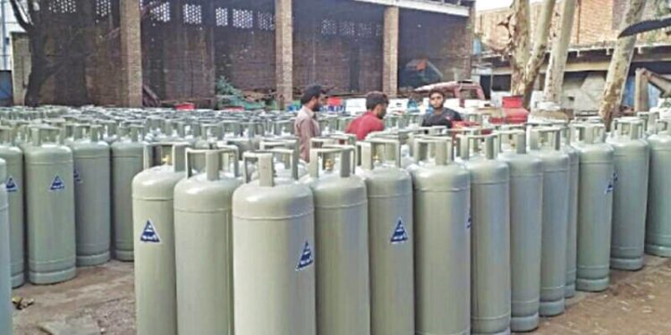 Ogra notifies 0.54pc decrease in LPG price