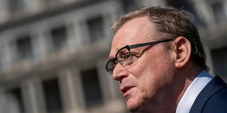 Federal Reserve must be ‘fully’ immune to politics: top Trump aide