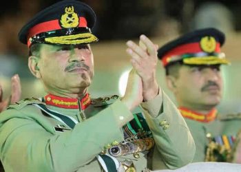 Field Marshal Asim Munir Pays Tribute to Martyrs on Defence Day