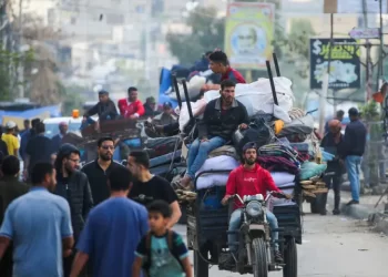 Gazans face new dilemma as Israeli forces advance