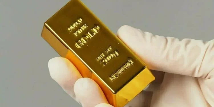 Gold price per tola sheds Rs200 in Pakistan